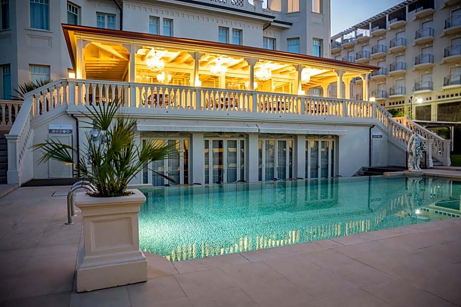 Hotel Carducci 76