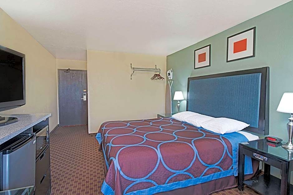 Super 8 by Wyndham Sacramento/Florin Rd