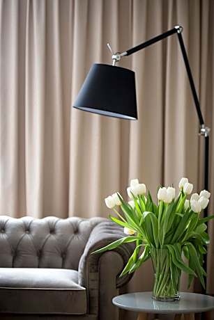 Suite with one double bed and a sofa