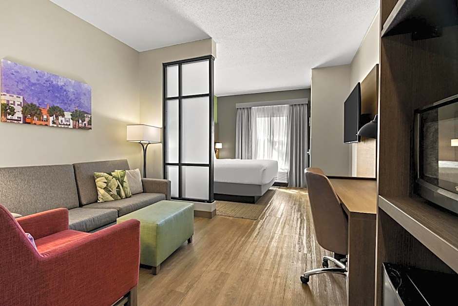 Comfort Suites Charleston West Ashley