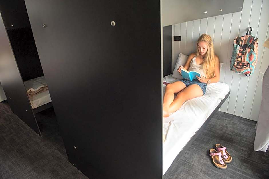Bunk Surfers Paradise 18-35 Backpacker Hostel