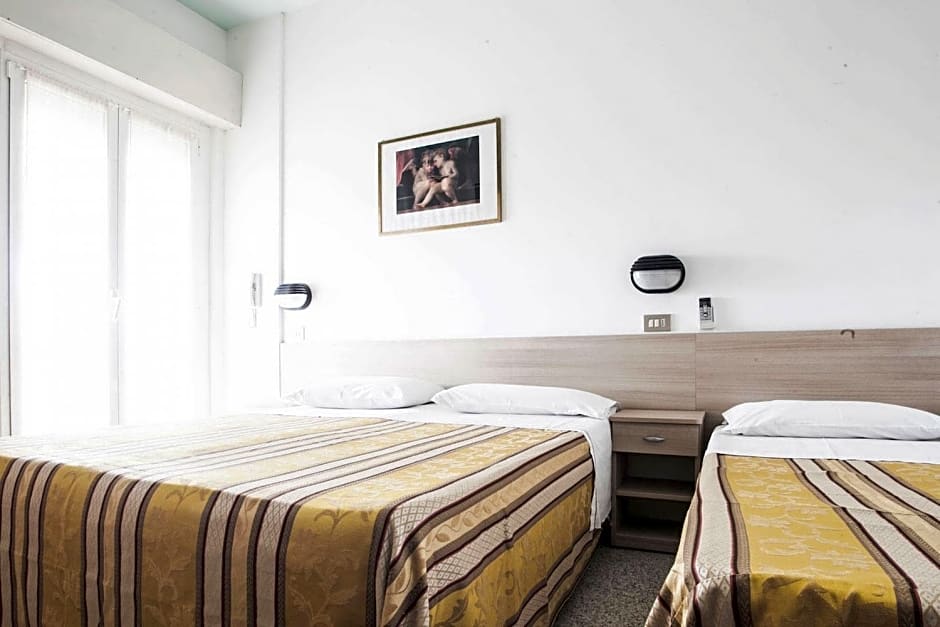 Hotel Diana