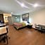 Super 8 by Wyndham McAllen/Downtown