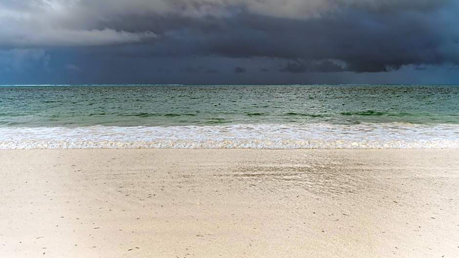 Hakuna Majiwe Beach Lodge Zanzibar