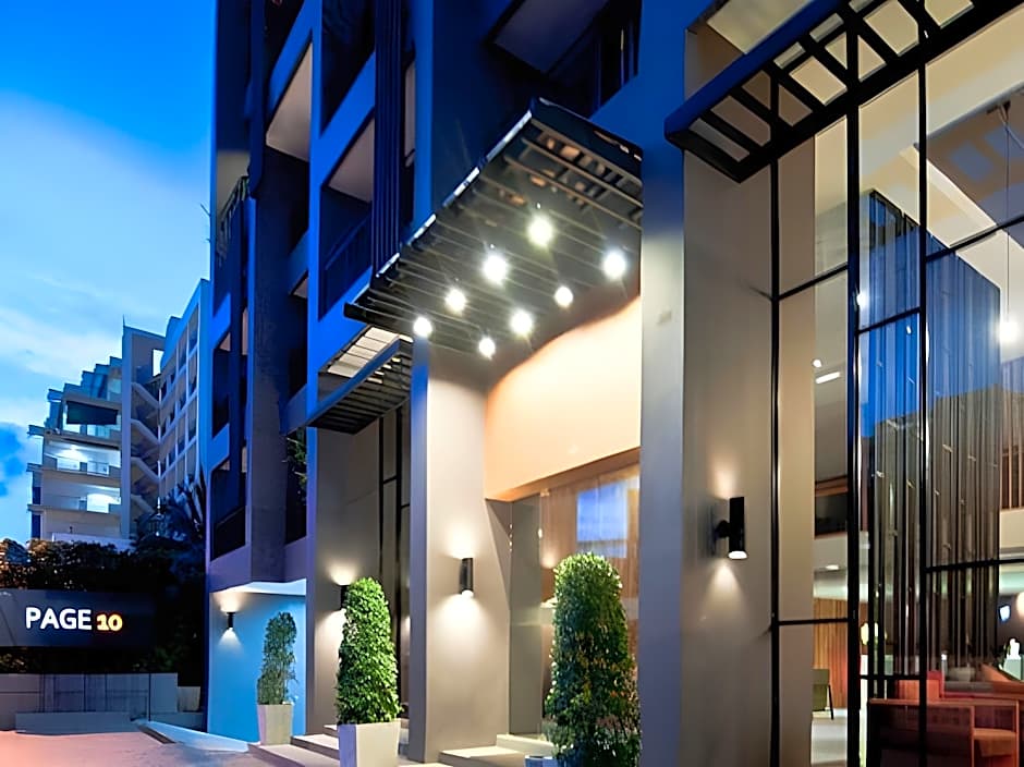 Page 10 Hotel