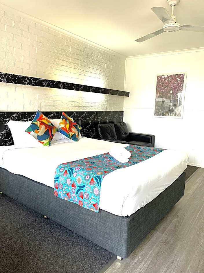 Jacaranda Place Motor Inn