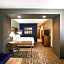 La Quinta Inn & Suites by Wyndham Wichita Northeast