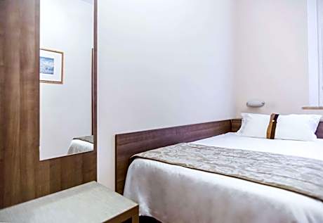 1 SINGLE BED,NSMK,FRESZ