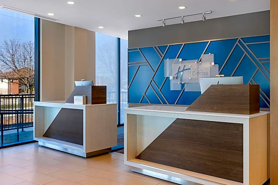 Holiday Inn Express And Suites St.Thomas. By IHG