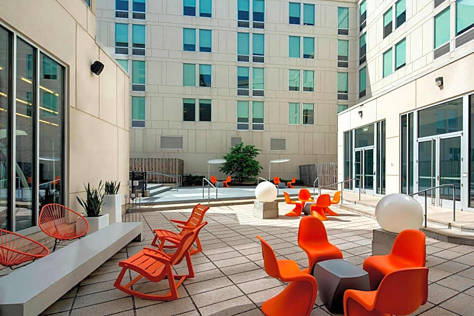 Aloft Milwaukee Downtown