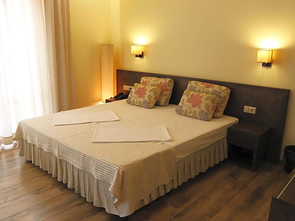 Хотел Аква Варвара - Минерални басейни и релакс