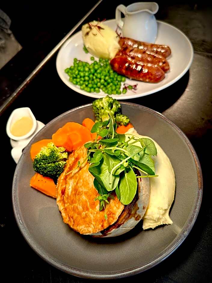 The White House at The Tinners Arms