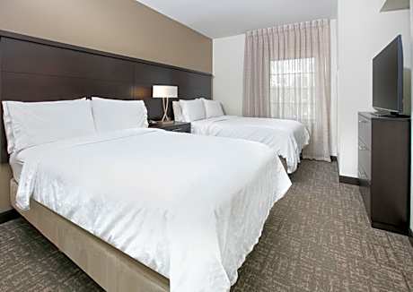Two-Bedroom Suite with One Queen and Two Double Beds - Non-Smoking