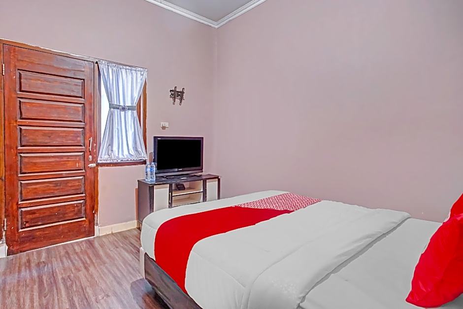 Hotel O Enggal Near Gor Saburai Formerly Hotel Pelangi