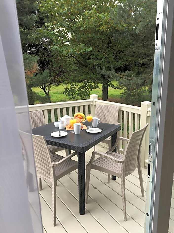 The White Rose Lodge with Hot Tub