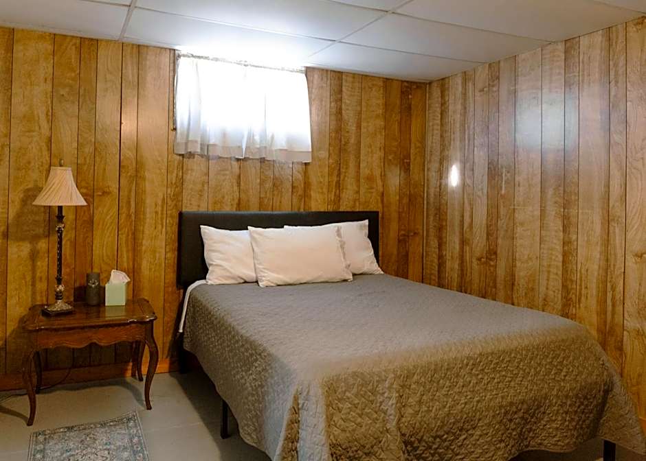 East Side Motel & Cabins