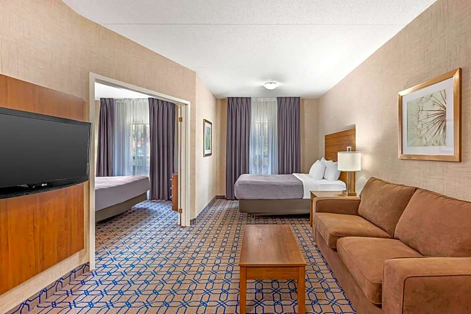 Quality Suites Whitby