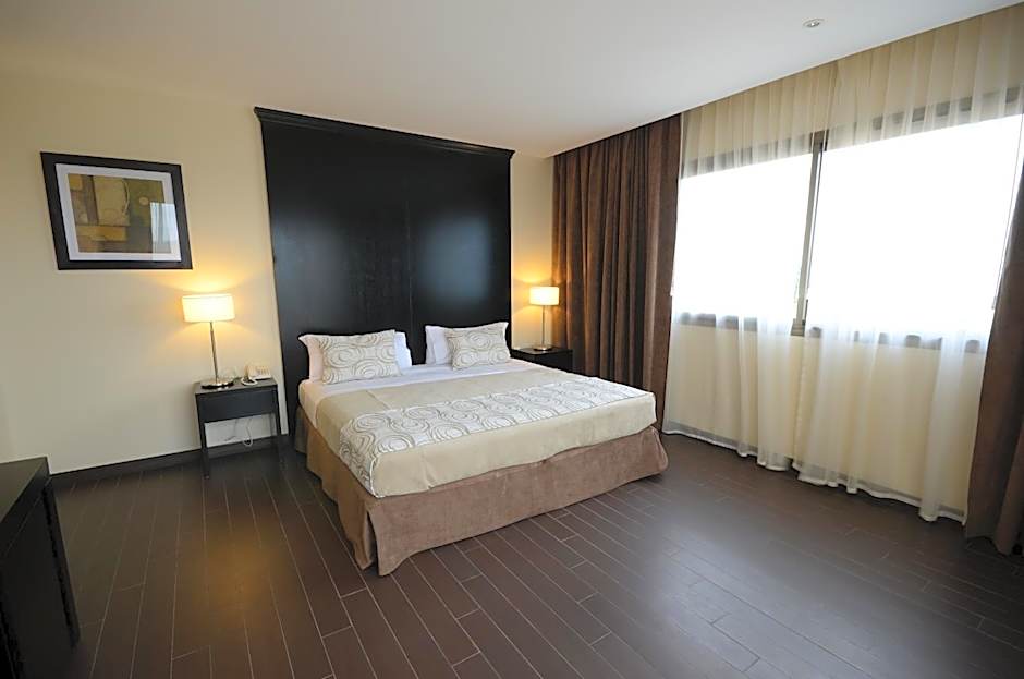 Grand Crucero Hotel