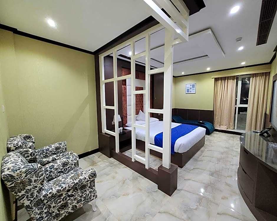 camphor hotel