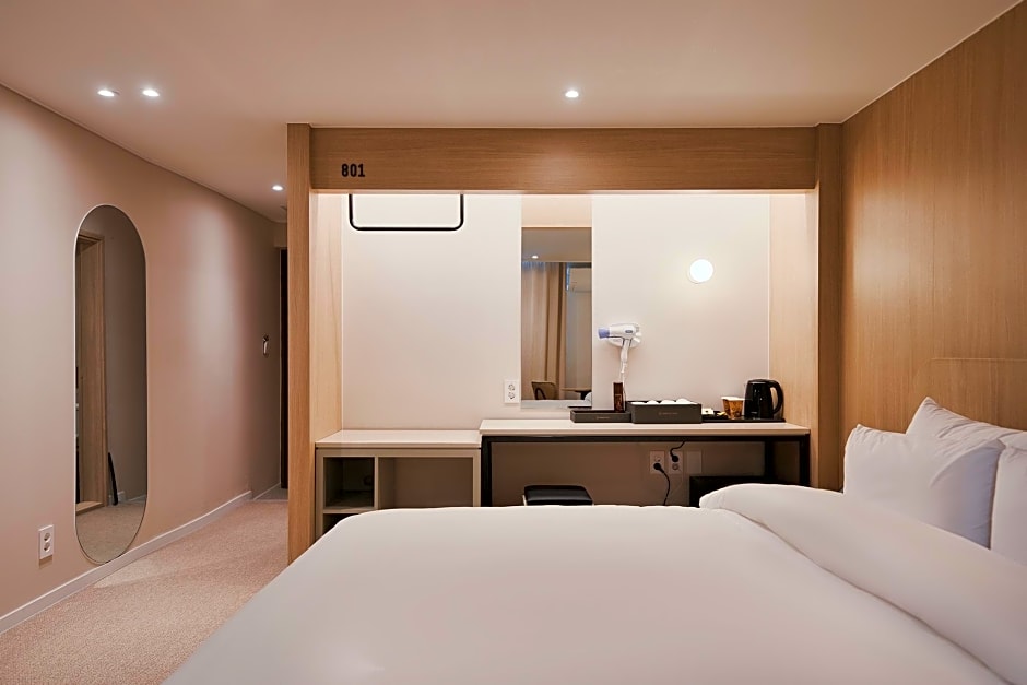 Jeonju Jungwhasan Brown Dot