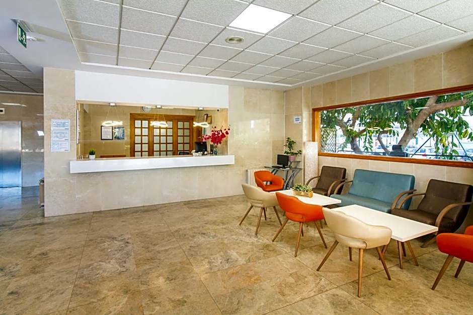 Apartamentos La Era Park