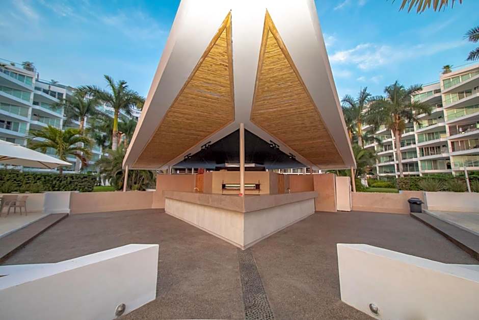 Suites at Aria Pacific Ocean Studio