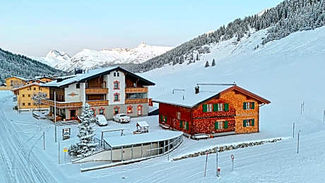 Gasthaus & Pension Alphorn