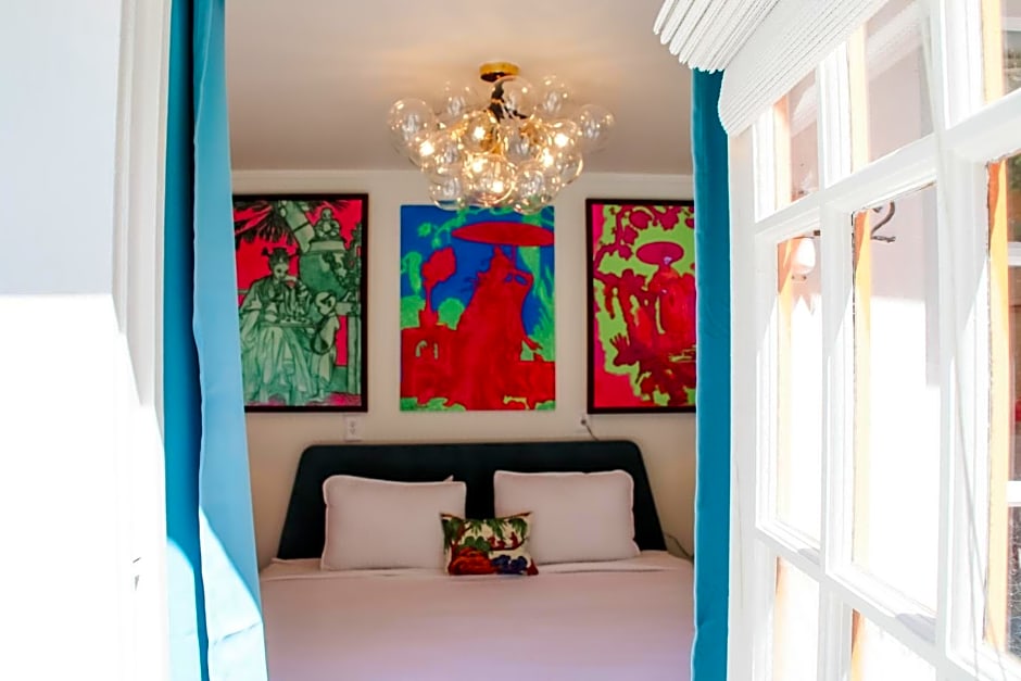 Marreros Guest Mansion - Adult Only