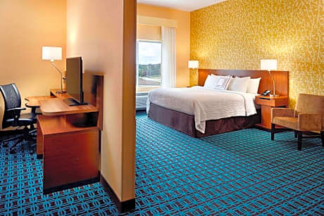 King Suite with Mountain View