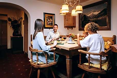 Hotel Gasthof Kröll, 1x Großglockner kostenlos, Kinder bis 12 Jahre frei, Restaurant mit regionaler Küche