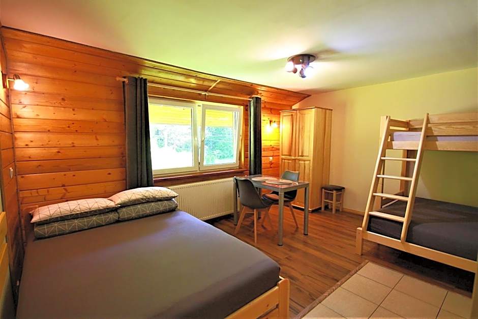 Białowieska Leśniczówka "U Jasia i Małgosi"