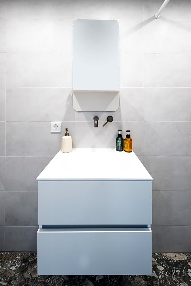 Family penthouse 7-Minutes from Rotterdam Central Newly Build top floor terrace R5