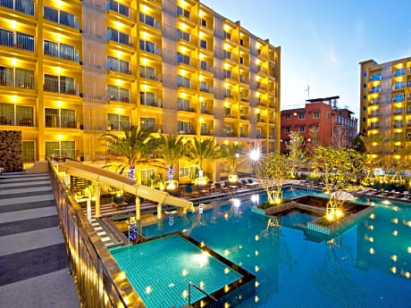 Grand Bella Hotel (SHA Plus)