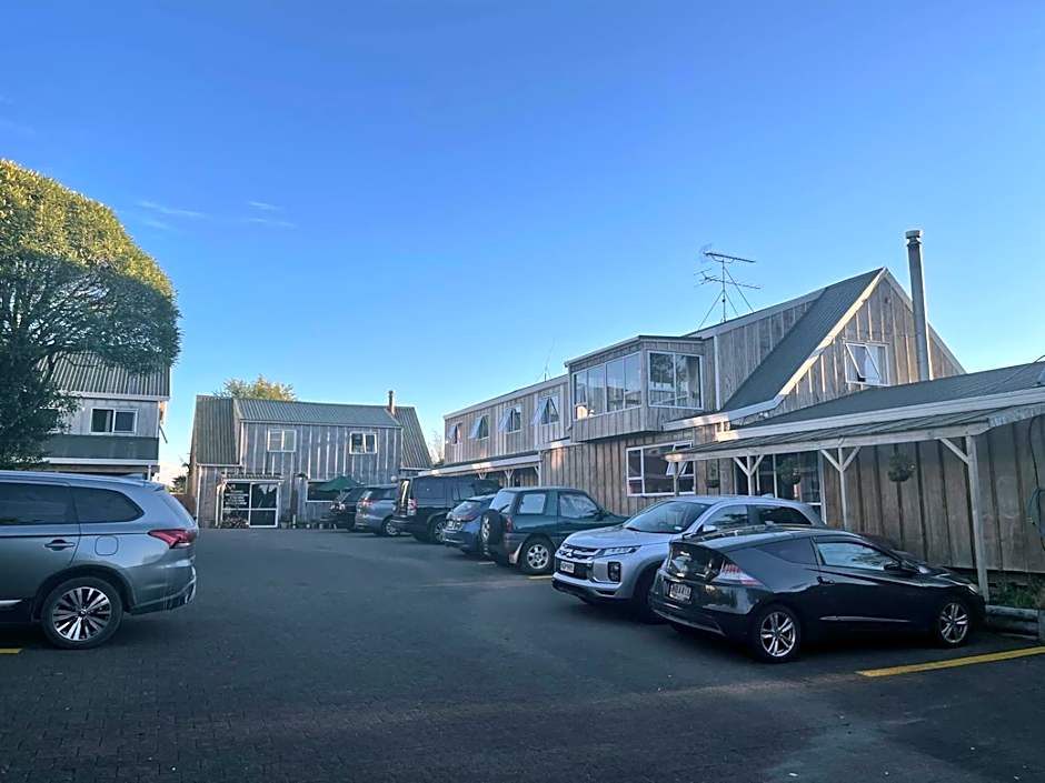 Howard's Mountain Lodge