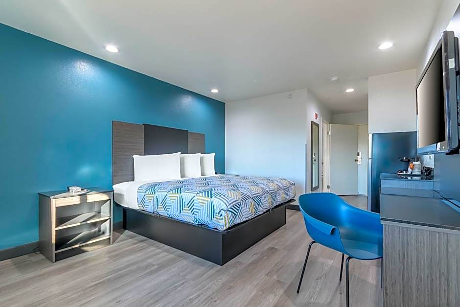 Studio 6 Suites Perris, CA