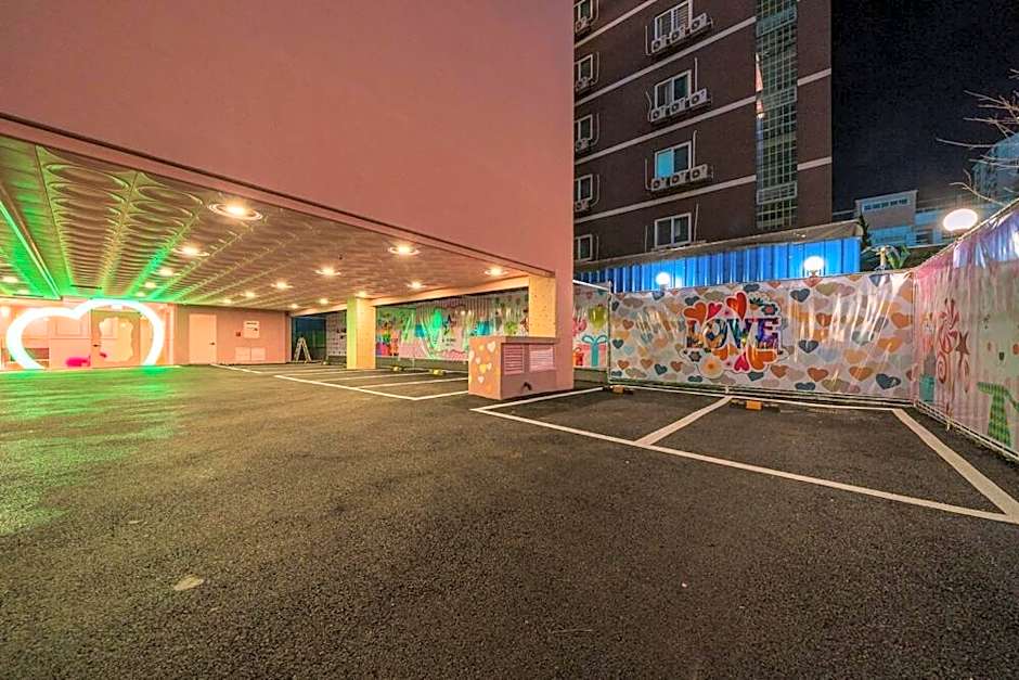 Jangyu Almond Kids Hotel