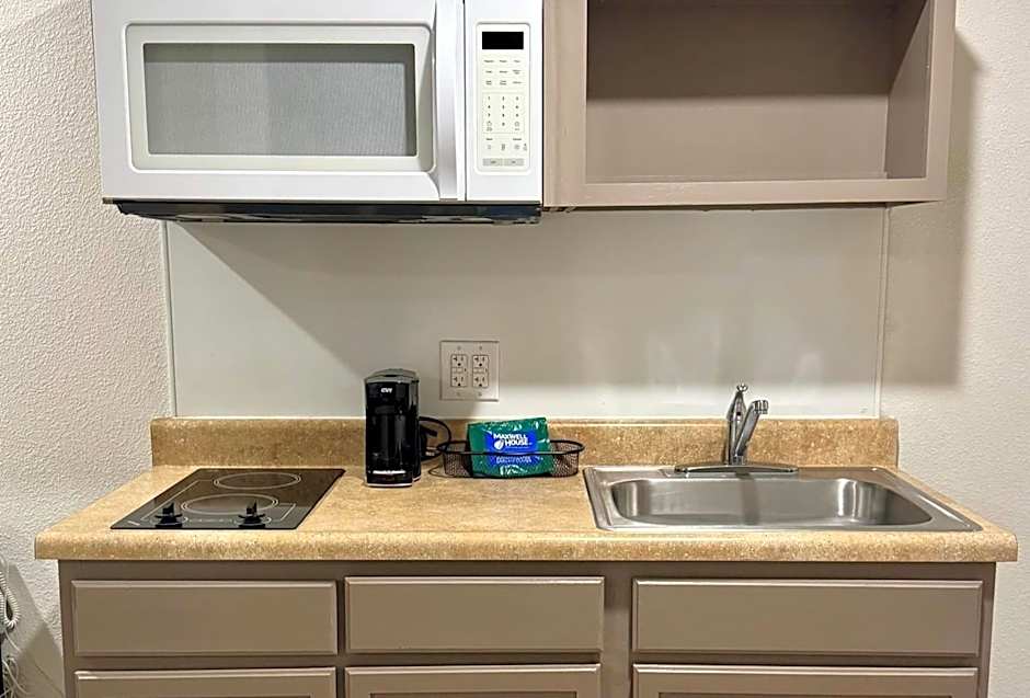 Baymont Inn & Suites By Wyndham Dickinson, ND