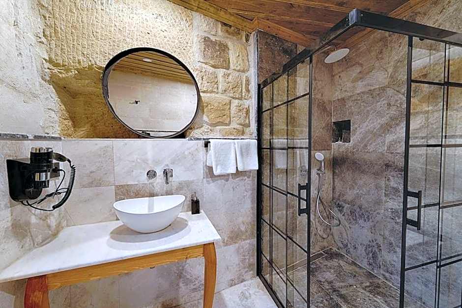 Concept Cave House