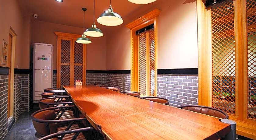 Trianon Country Hotel