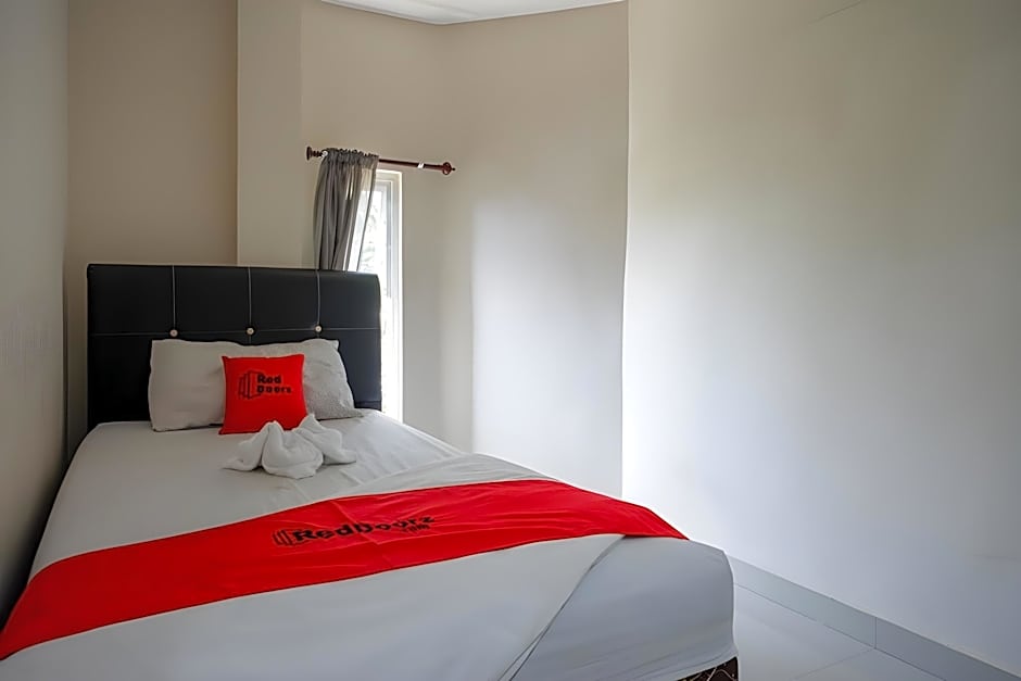 RedDoorz Syariah @ Jalan Jenderal Sudirman Palopo