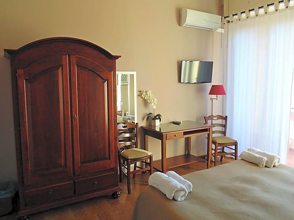 Foto 1 de 12 de Double Room with Private External Bathroom