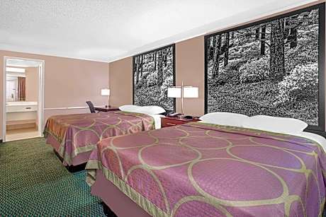 2 Double Beds Smoking