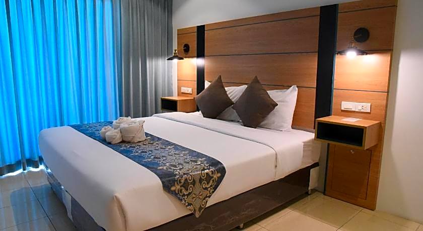 The Base InnNear BeachNear Night Market