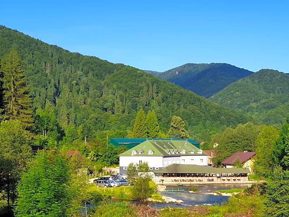 HOTEL HO2 POIANA MARULUI