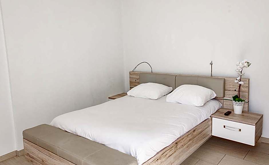 Hotel et Appartements Reine D'Azur