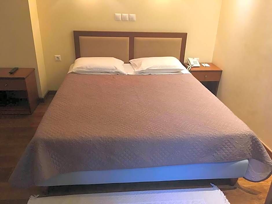 Ellinon Thea Arachova