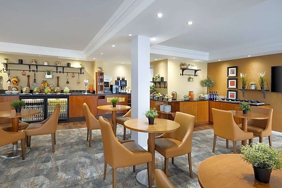Delta Hotels by Marriott Heathrow Windsor