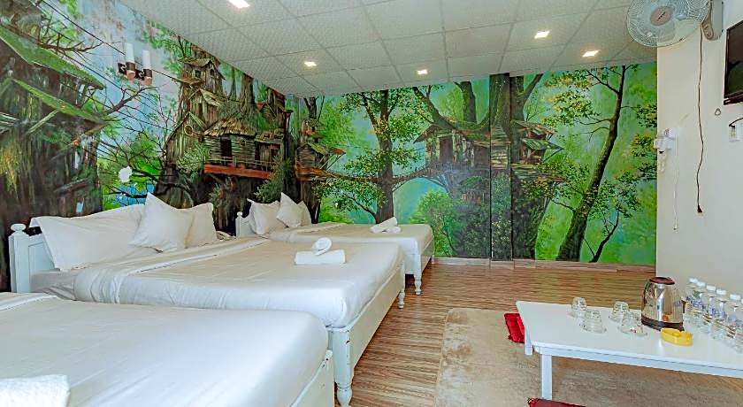 Ken's Backpackers Hotel