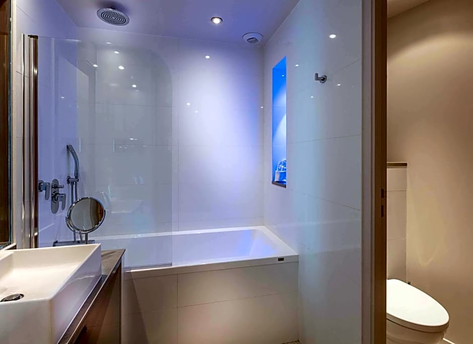 Best Western Plus Le Lavarin