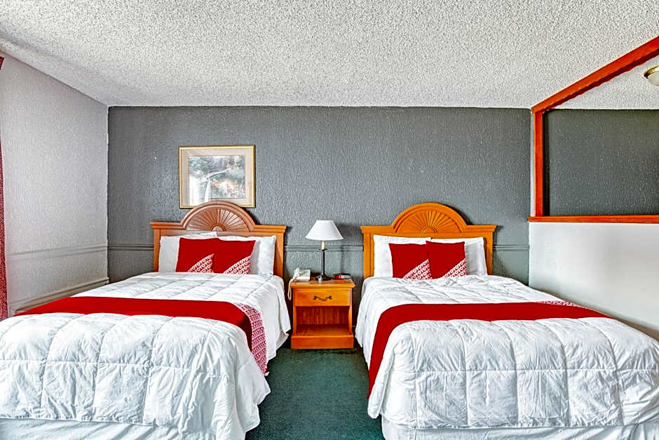 OYO Townhouse Tulsa Woodland Hills